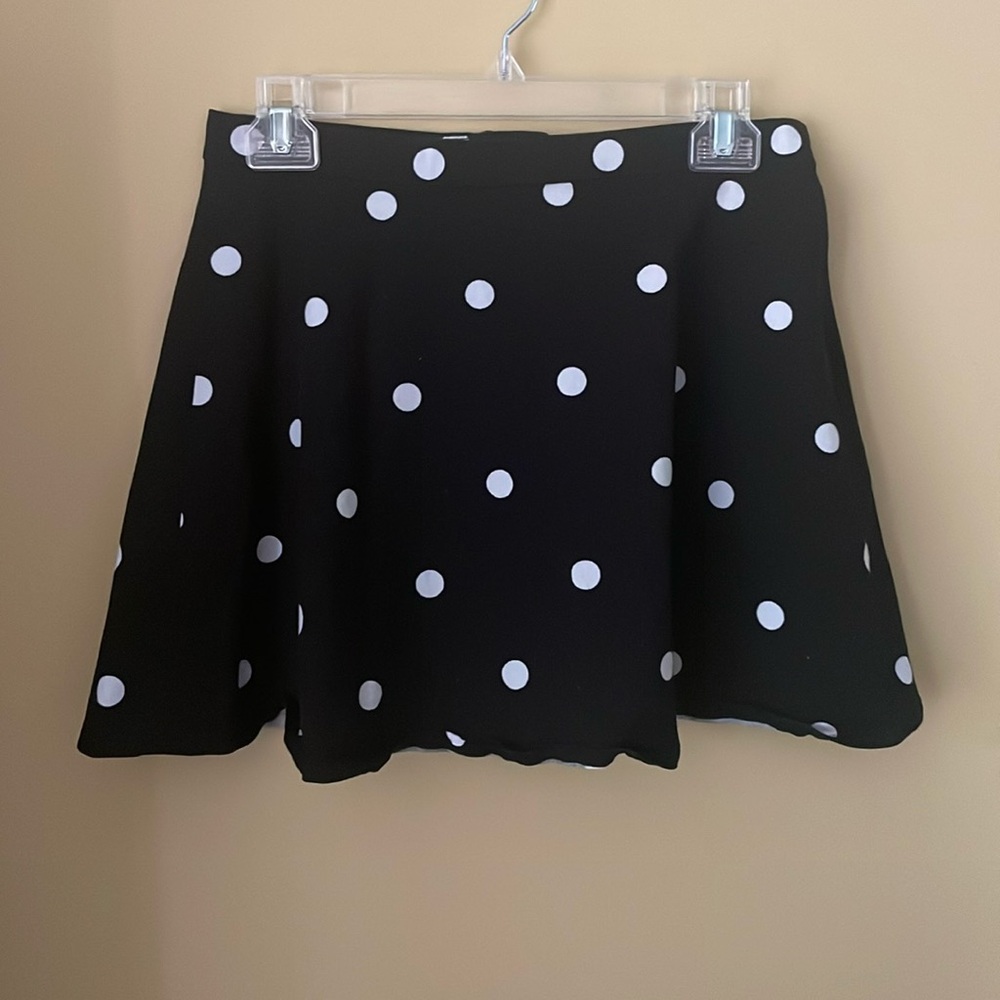 Divided polka dot mini skirt